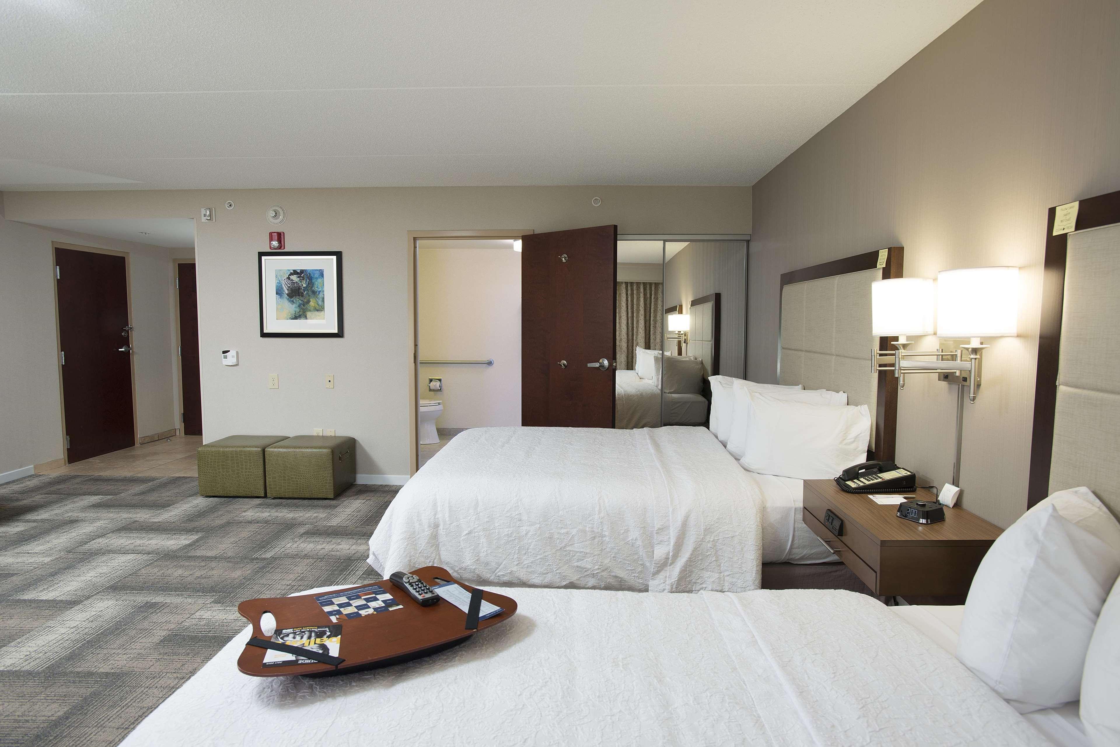 Hampton Inn & Suites Cincinnati-Union Centre Уест Честър Екстериор снимка