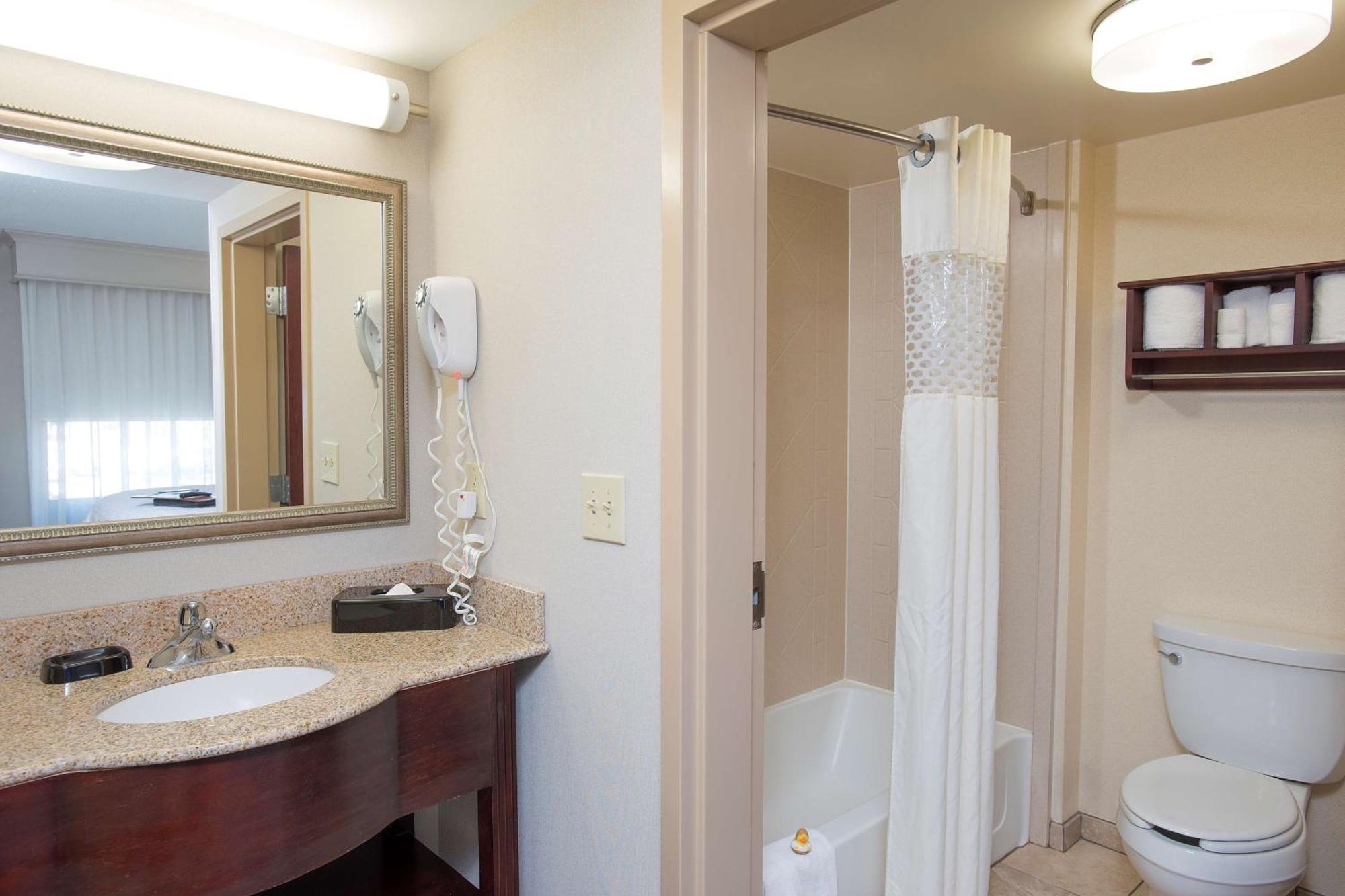 Hampton Inn & Suites Cincinnati-Union Centre Уест Честър Екстериор снимка