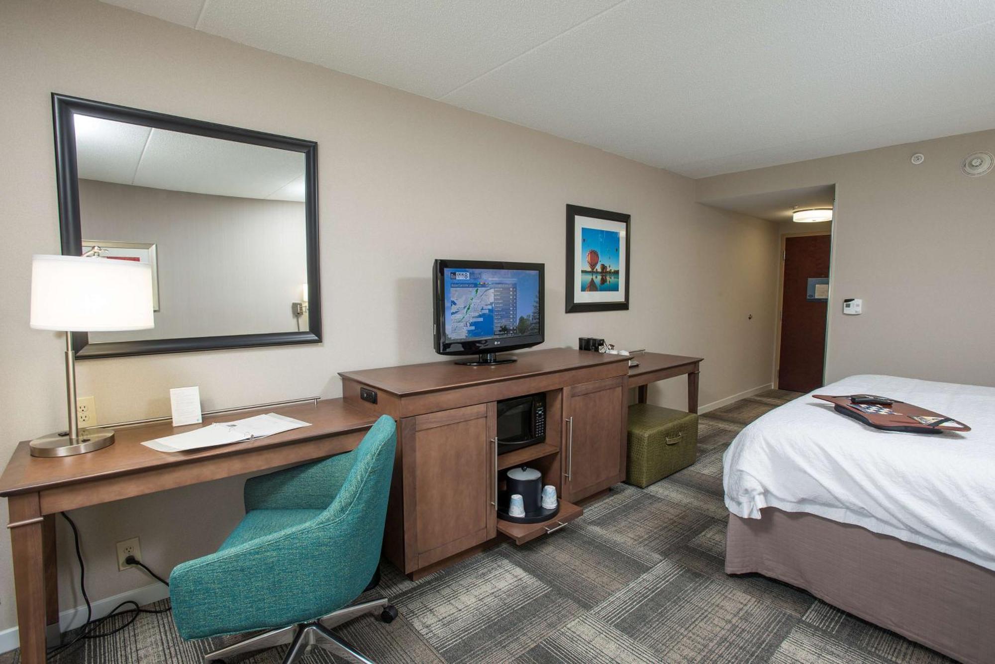 Hampton Inn & Suites Cincinnati-Union Centre Уест Честър Екстериор снимка
