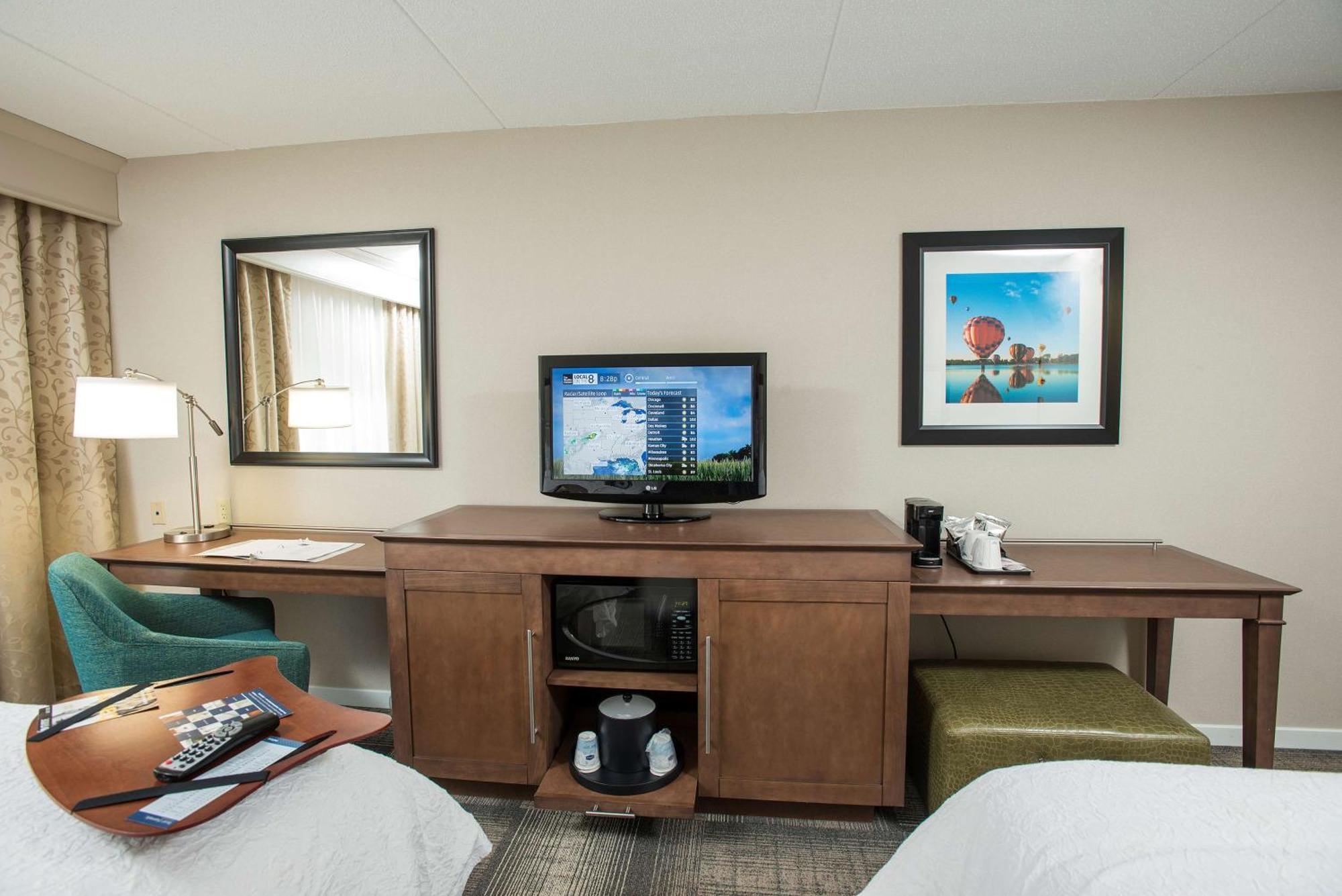 Hampton Inn & Suites Cincinnati-Union Centre Уест Честър Екстериор снимка