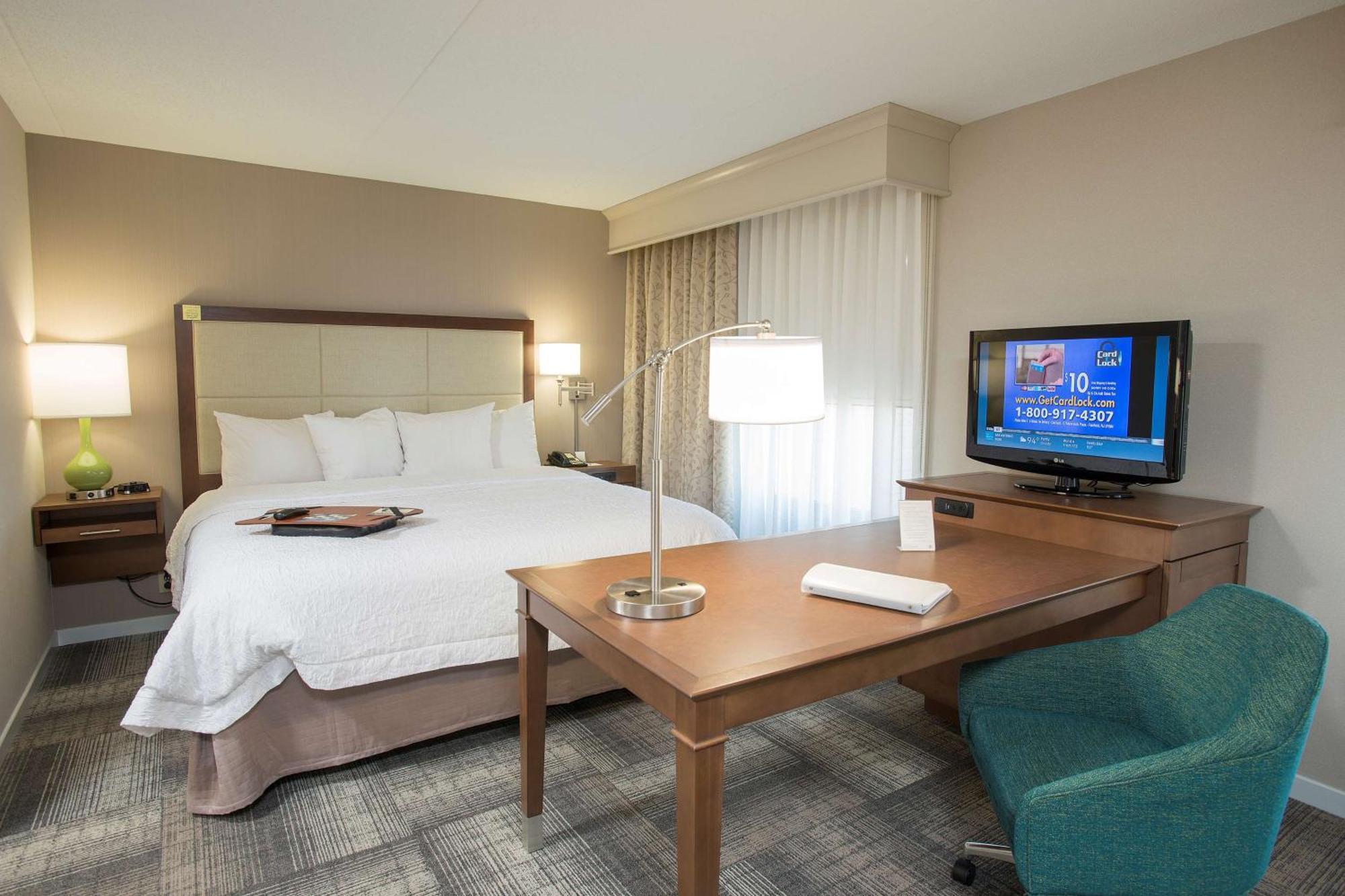 Hampton Inn & Suites Cincinnati-Union Centre Уест Честър Екстериор снимка