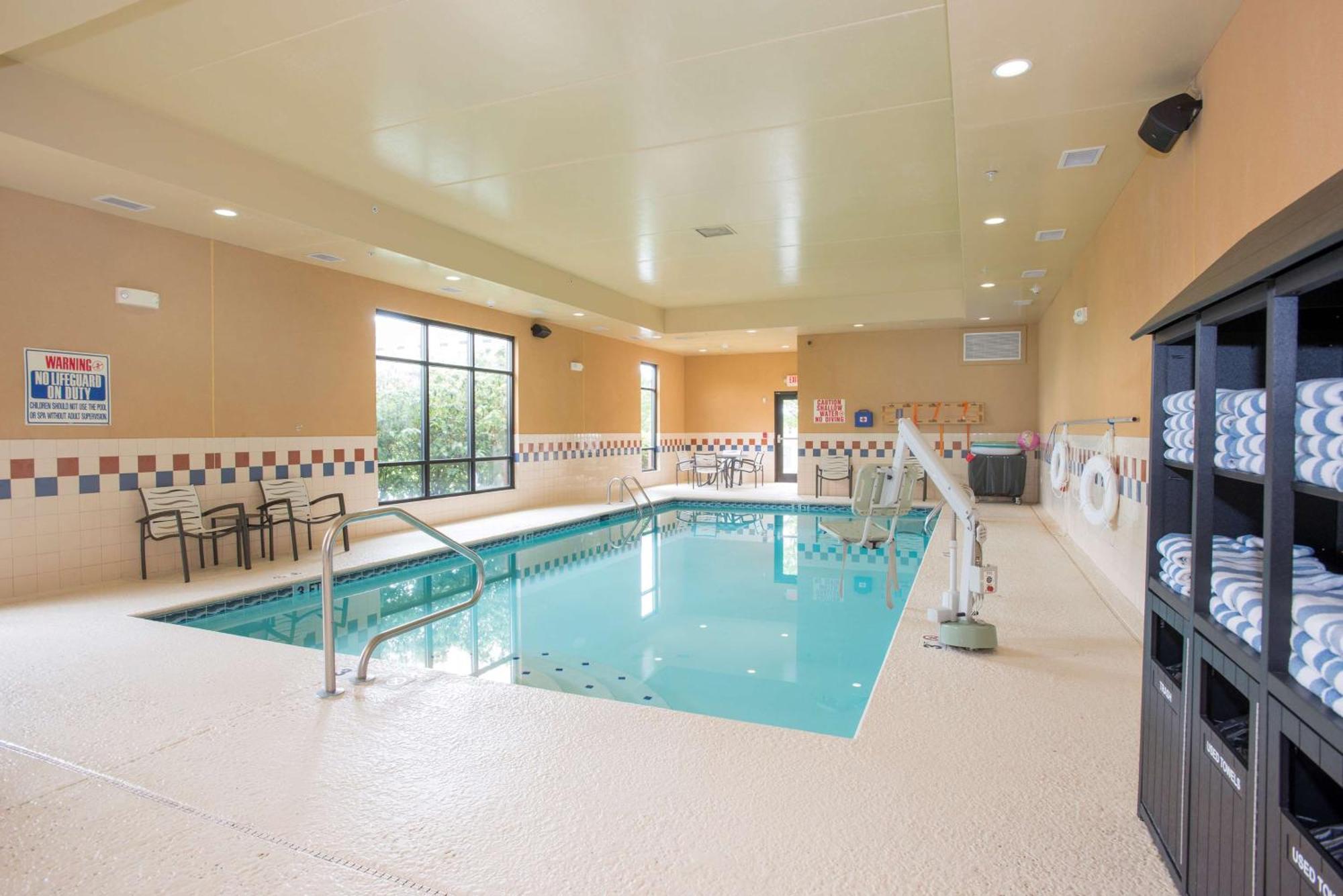 Hampton Inn & Suites Cincinnati-Union Centre Уест Честър Екстериор снимка