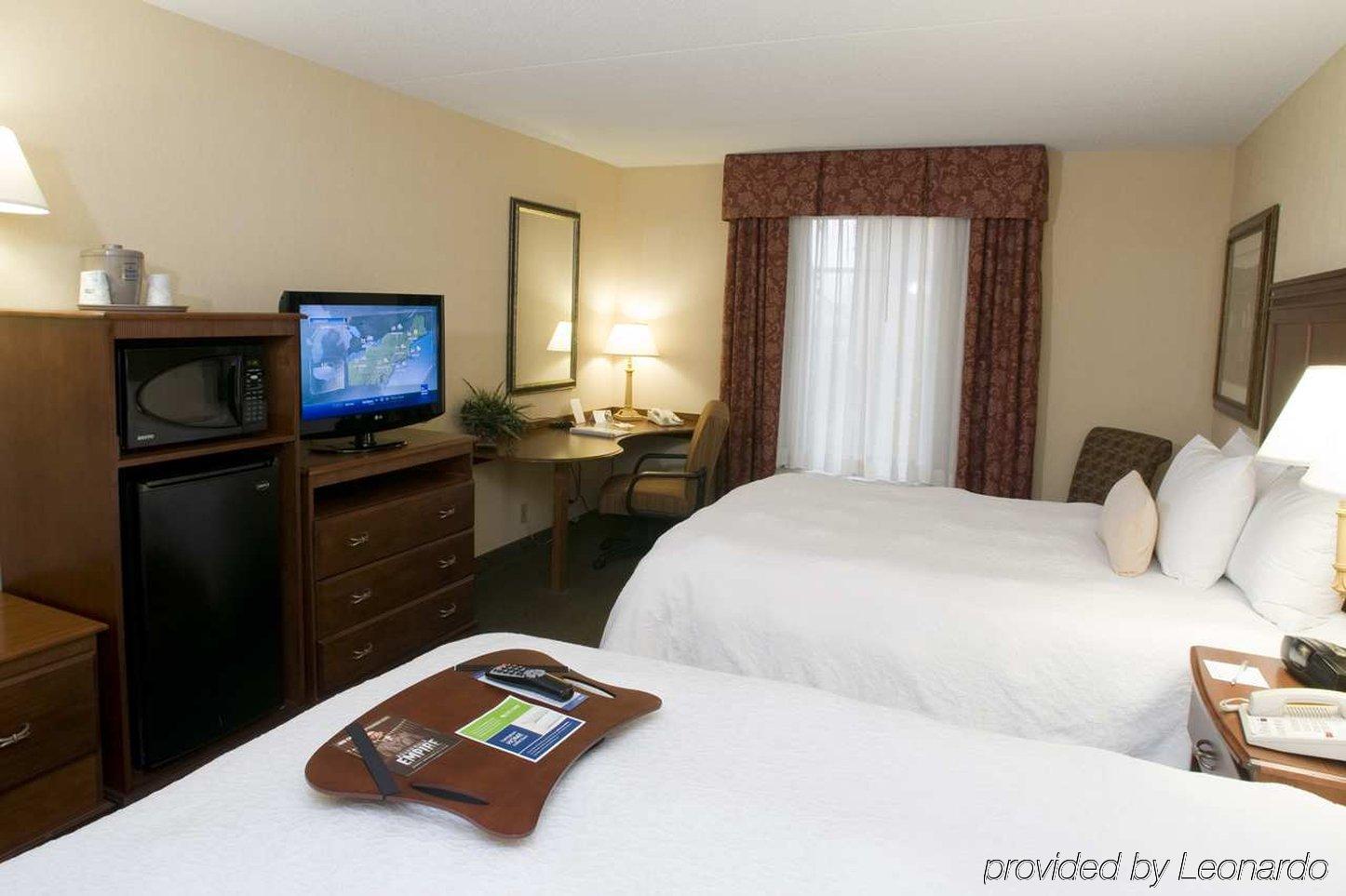 Hampton Inn & Suites Cincinnati-Union Centre Уест Честър Стая снимка