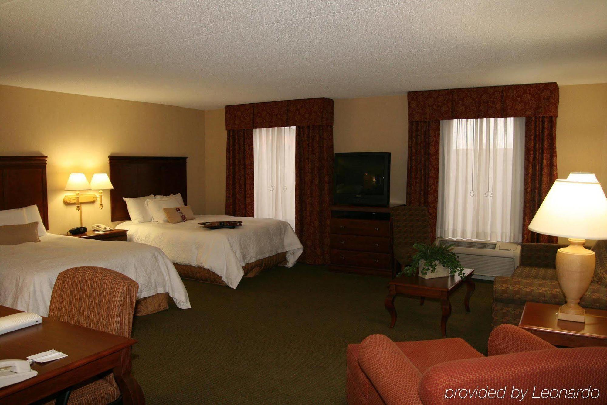 Hampton Inn & Suites Cincinnati-Union Centre Уест Честър Стая снимка